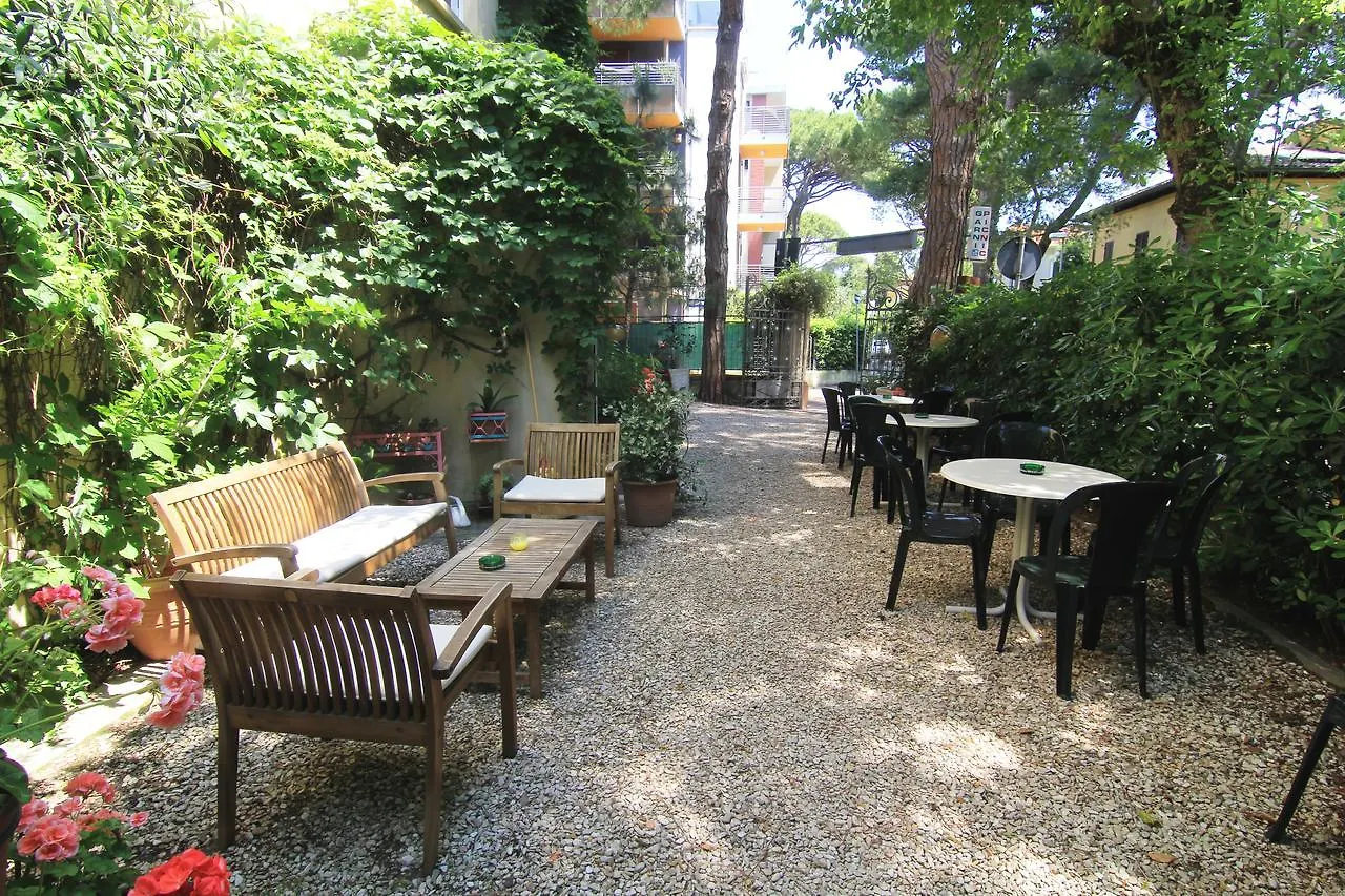 加尔尼野餐酒店 里乔内 酒店