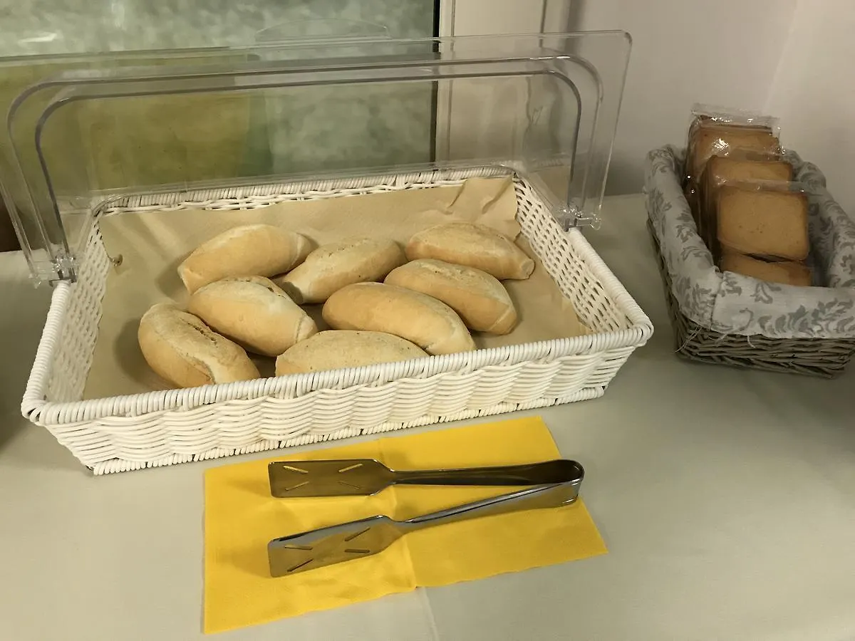 加尔尼野餐酒店 里乔内 酒店
